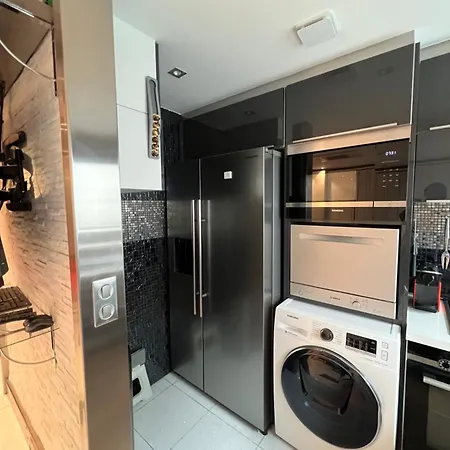 Joia - Moisant Apartment